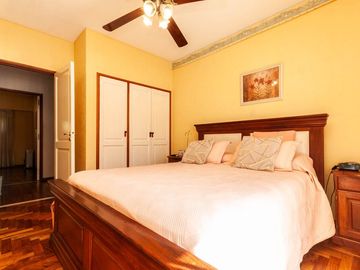HERMOSO CHALET DE 5 AMB. EN LANUSITA. APTO CREDITO