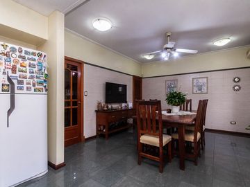HERMOSO CHALET DE 5 AMB. EN LANUSITA. APTO CREDITO