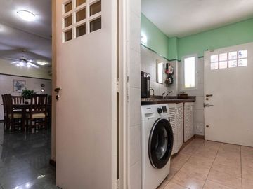 HERMOSO CHALET DE 5 AMB. EN LANUSITA. APTO CREDITO
