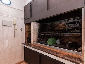 HERMOSO CHALET DE 5 AMB. EN LANUSITA. APTO CREDITO