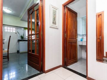 HERMOSO CHALET DE 5 AMB. EN LANUSITA. APTO CREDITO