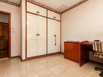 HERMOSO CHALET DE 5 AMB. EN LANUSITA. APTO CREDITO