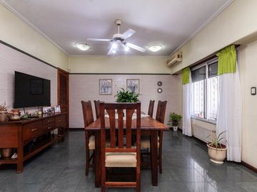 HERMOSO CHALET DE 5 AMB. EN LANUSITA. APTO CREDITO