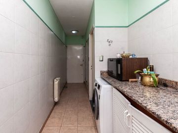 HERMOSO CHALET DE 5 AMB. EN LANUSITA. APTO CREDITO