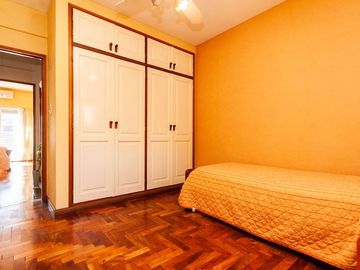 HERMOSO CHALET DE 5 AMB. EN LANUSITA. APTO CREDITO