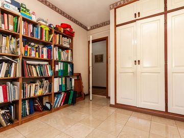 HERMOSO CHALET DE 5 AMB. EN LANUSITA. APTO CREDITO