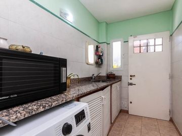HERMOSO CHALET DE 5 AMB. EN LANUSITA. APTO CREDITO