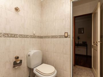 HERMOSO CHALET DE 5 AMB. EN LANUSITA. APTO CREDITO