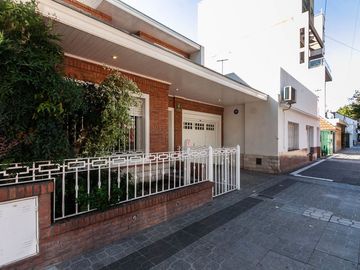 HERMOSO CHALET DE 5 AMB. EN LANUSITA. APTO CREDITO