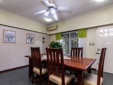 HERMOSO CHALET DE 5 AMB. EN LANUSITA. APTO CREDITO
