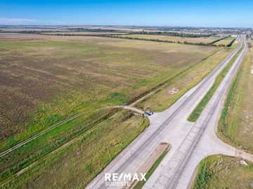 VENTA MACIZO DE 40 HA SOBRE AUTOVIA FRUET