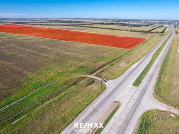 VENTA MACIZO DE 40 HA SOBRE AUTOVIA FRUET