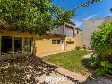 Casa de 4 dormitorios en  Barrio Altos del Pinar