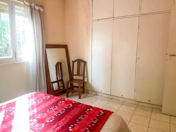 CASA EN VENTA EN BURZACO 4 AMBIENTES