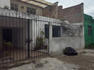 Duplex !! Casa con uso comercial