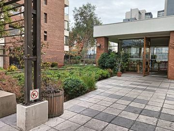 OPORTUNIDAD ARRIENDO DEPTO. EN ÑUÑOA FULL AMOBLADO. CERCA METRO ÑUBLE/IRARRAZAVAL