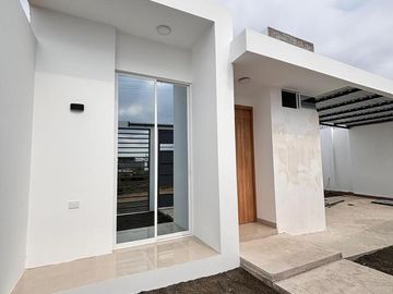 Casa para estrenar en sector el Negrital detras de la urb. la coruña