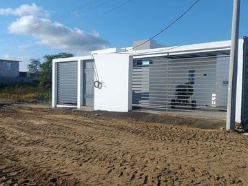 Casa para estrenar en sector el Negrital detras de la urb. la coruña