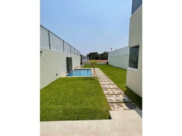 SE RENTA HERMOSA CASA NUEVA DENTRO DE RESIDENCIAL BURGOS