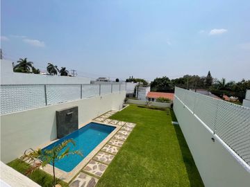 SE RENTA HERMOSA CASA NUEVA DENTRO DE RESIDENCIAL BURGOS