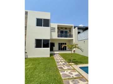 SE RENTA HERMOSA CASA NUEVA DENTRO DE RESIDENCIAL BURGOS