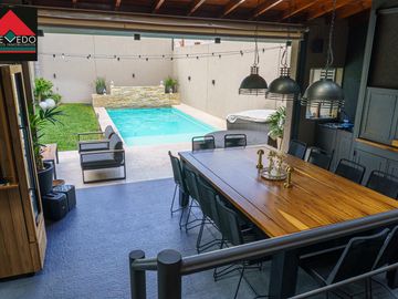 Casa 4 ambientes en Carlos Croce al 1800