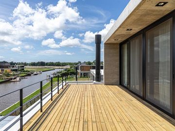 Casa en  barrio Náutico el Yacht de Nordelta, moderna con excelentes terminaciones.