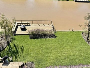 Casa en  barrio Náutico el Yacht de Nordelta, moderna con excelentes terminaciones.