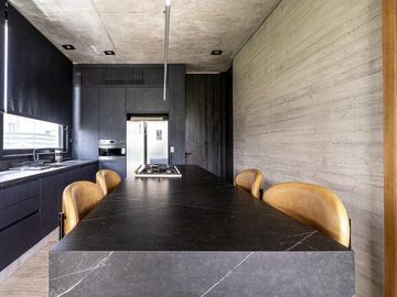 Casa en  barrio Náutico el Yacht de Nordelta, moderna con excelentes terminaciones.