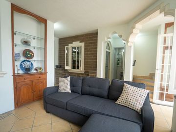Casa en venta Estilo Mexicano en San Miguel – Ideal para vivir o invertir