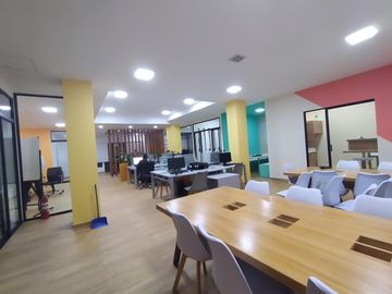 OFICINA EN VENTA DISEÑADA PARA COWORKING EXCELENTE