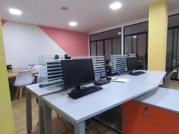 OFICINA EN VENTA DISEÑADA PARA COWORKING EXCELENTE