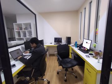 OFICINA EN VENTA DISEÑADA PARA COWORKING EXCELENTE