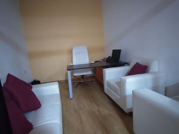 OFICINA EN VENTA DISEÑADA PARA COWORKING EXCELENTE