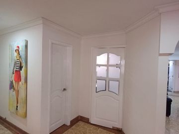 Apartamento En Venta En Laureles Medellín Cerca Iglesia Santa Teresita