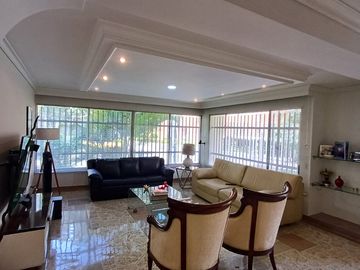 Apartamento En Venta En Laureles Medellín Cerca Iglesia Santa Teresita