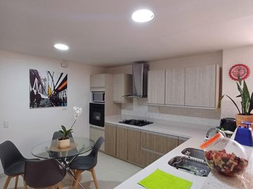 Apartamento En Venta En Laureles Medellín Cerca Iglesia Santa Teresita
