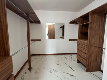 Casa en venta en Angelopolis Atlixcayotl, 3 recamaras y roof