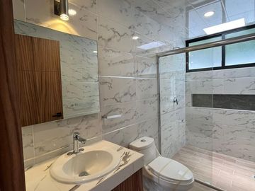 Casa en venta en Angelopolis Atlixcayotl, 3 recamaras y roof