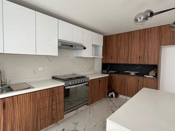 Casa en venta en Angelopolis Atlixcayotl, 3 recamaras y roof