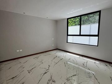 Casa en venta en Angelopolis Atlixcayotl, 3 recamaras y roof