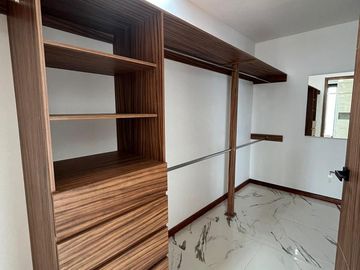Casa en venta en Angelopolis Atlixcayotl, 3 recamaras y roof