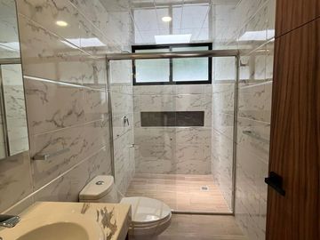 Casa en venta en Angelopolis Atlixcayotl, 3 recamaras y roof