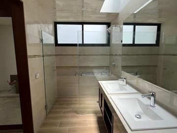 Casa en venta en Atlixcayotl, Angelopolis 3 recamaras,Puebla