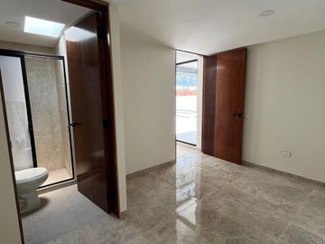 Casa en venta en Atlixcayotl, Angelopolis 3 recamaras,Puebla