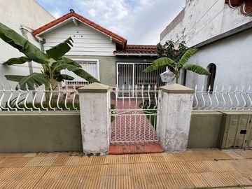 Casa tipo PH en venta 3 amb/jardín  en Ramos Mejía