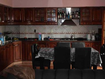 VENTA CASA 4 AMBIENTES DEPÓSITO COCHERA JOSE C PAZ