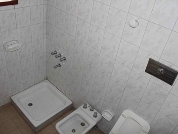 VENTA CASA 4 AMBIENTES DEPÓSITO COCHERA JOSE C PAZ