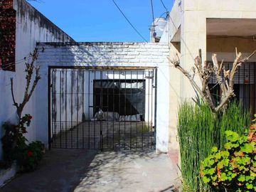 3 ambientes en Mte Grande, con parque apto crédito