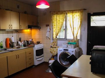 3 ambientes en Mte Grande, con parque apto crédito